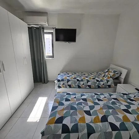 דירה Beautiful Two Bedroom In Center Of Qawra