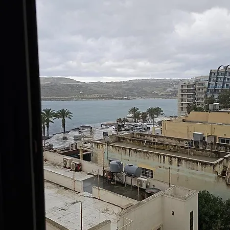 Apartment Beautiful Two Bedroom In Center Of Qawra