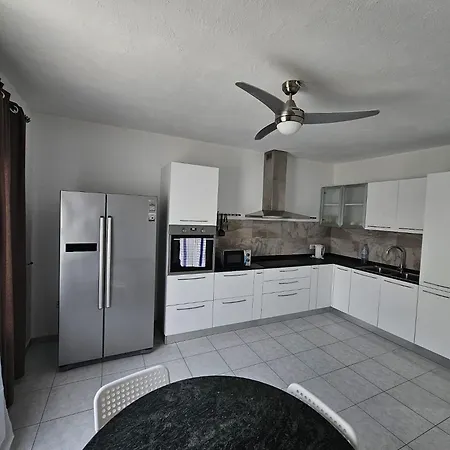 Apartmán Beautiful Two Bedroom In Center Of Qawra *