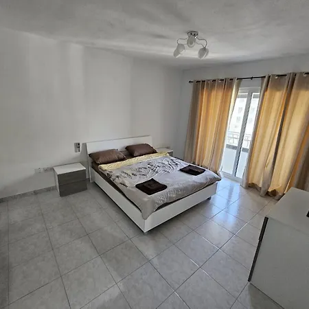 Beautiful Two Bedroom In Center Of Qawra Apartament