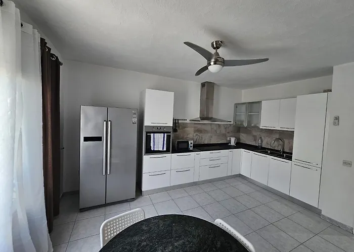 Apartman Beautiful Two Bedroom In Center Of Qawra *